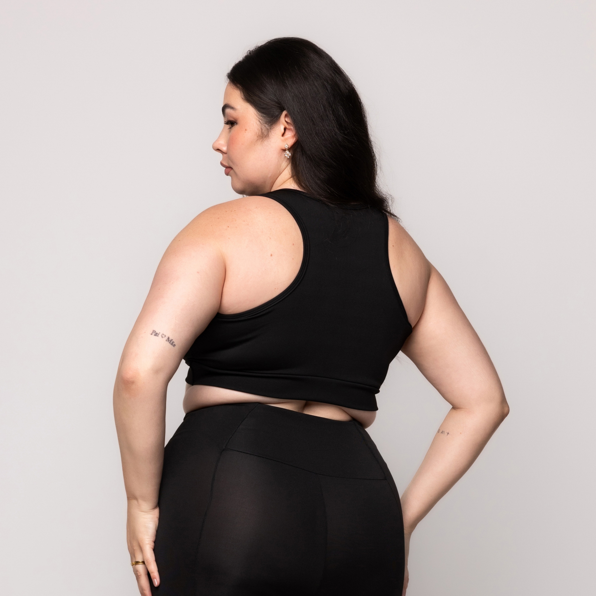 Top Feminino Fitness Preto Plus size com bojo