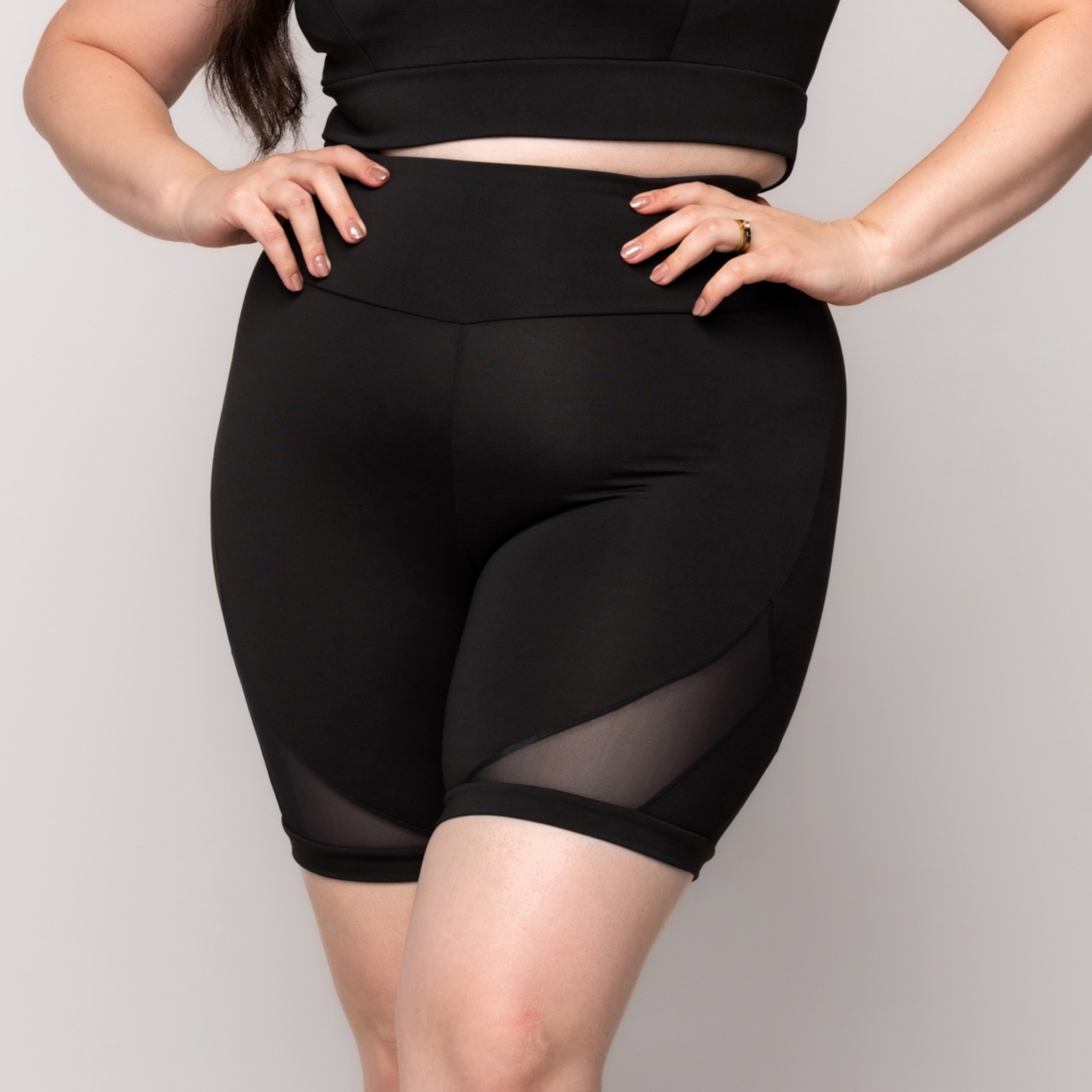 Bermuda Fitness Detalhe Em Tule