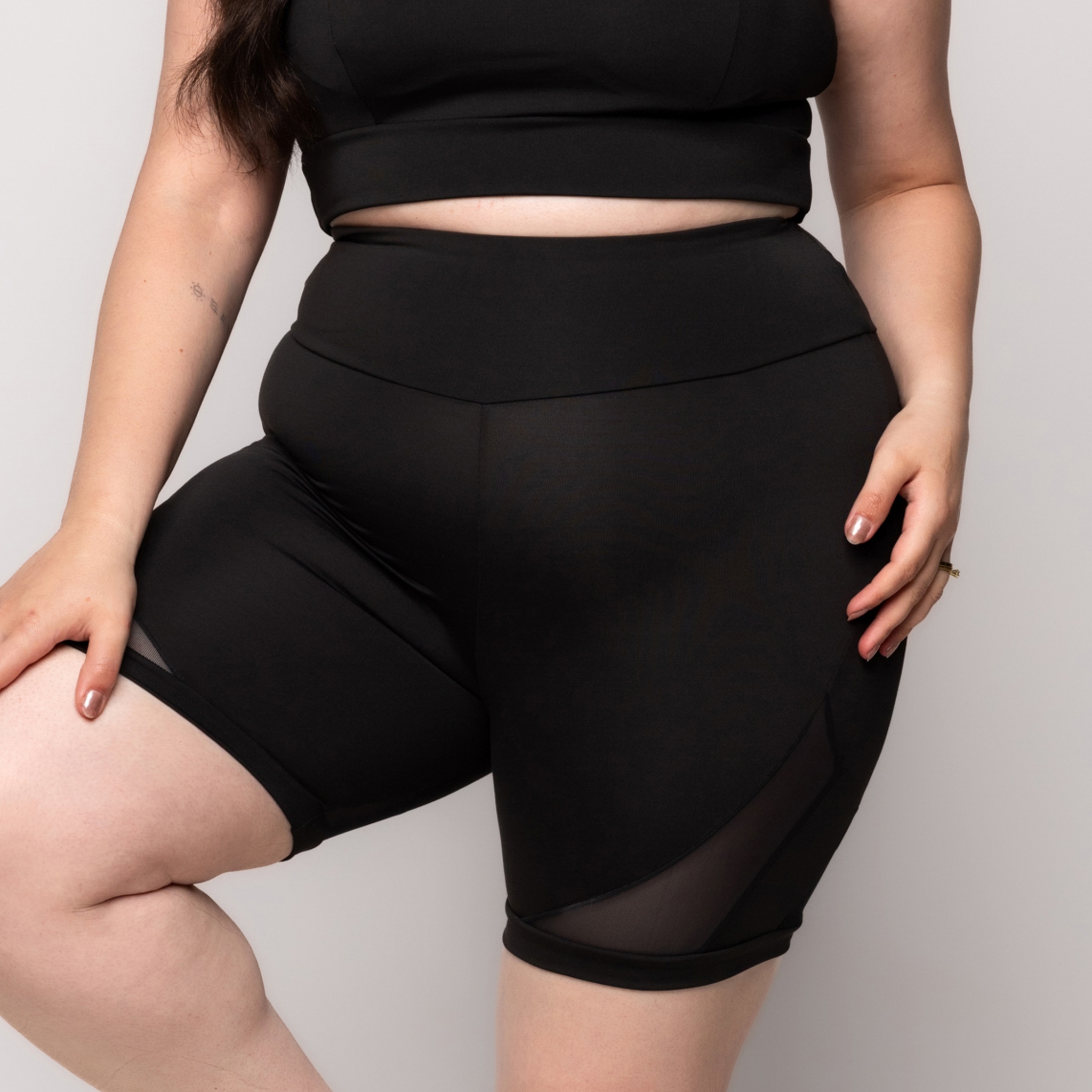 Bermuda Fitness Detalhe Em Tule