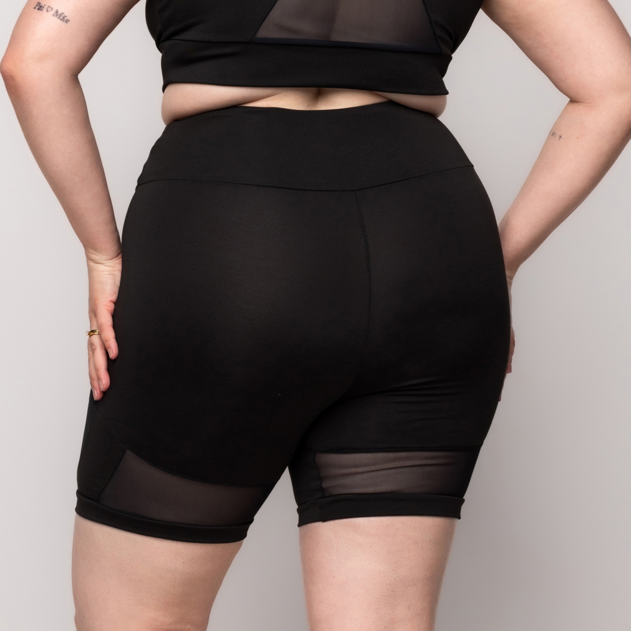 Bermuda Fitness Detalhe Em Tule