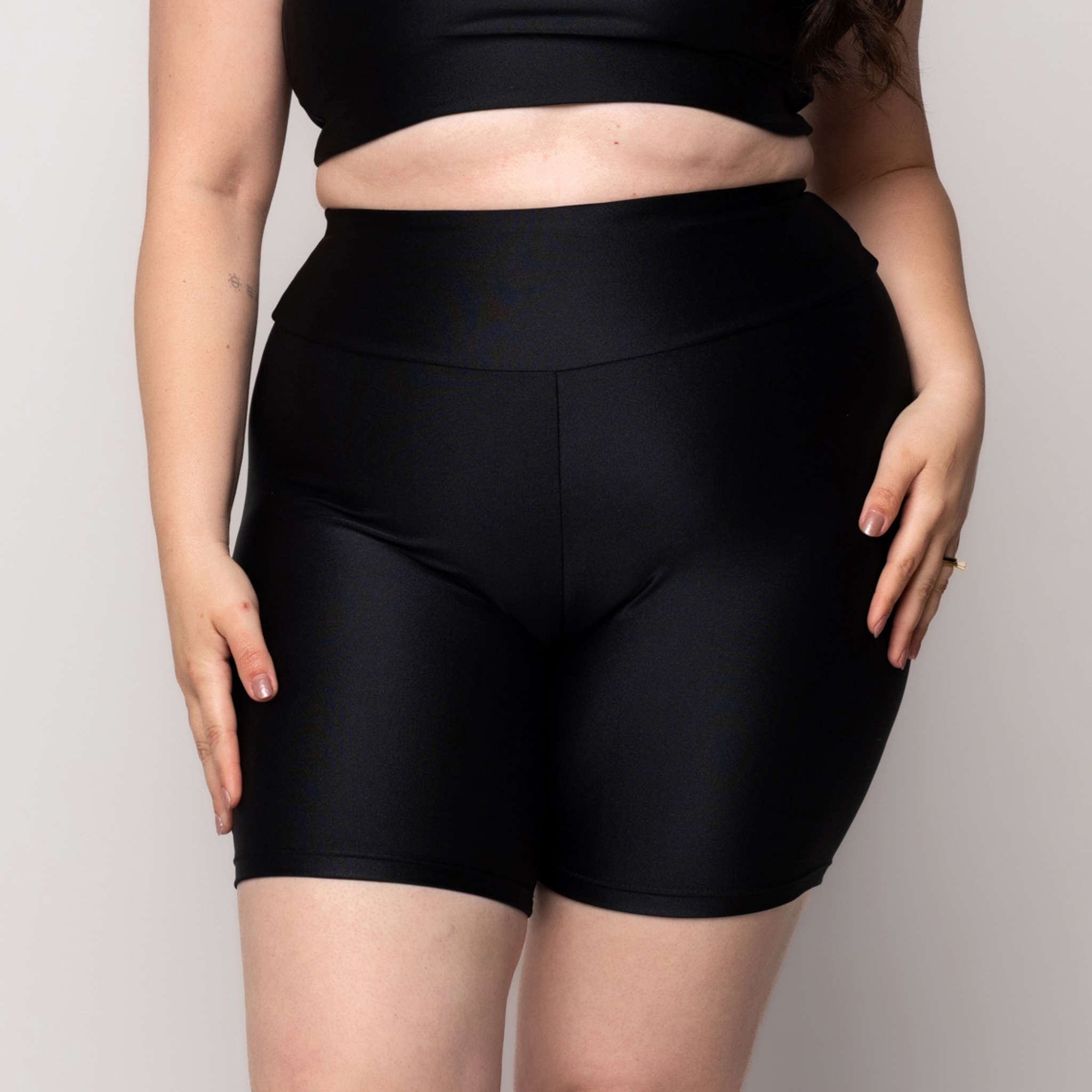 Bermuda Fitness Brilhoso Plus Size