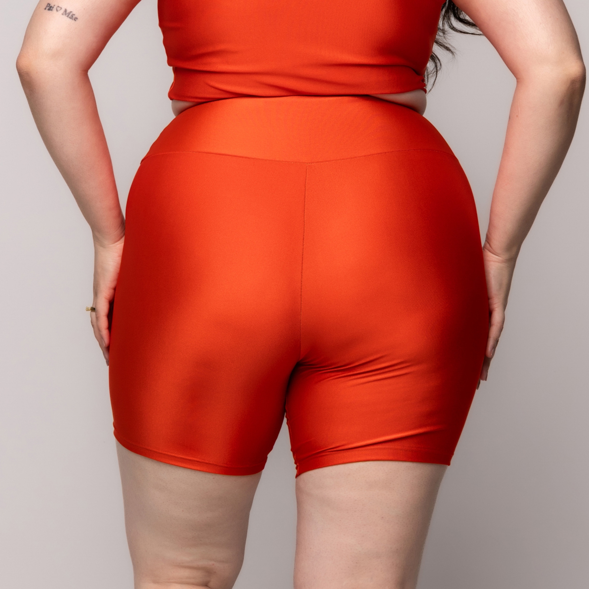 Bermuda Fitness Brilhoso Plus Size