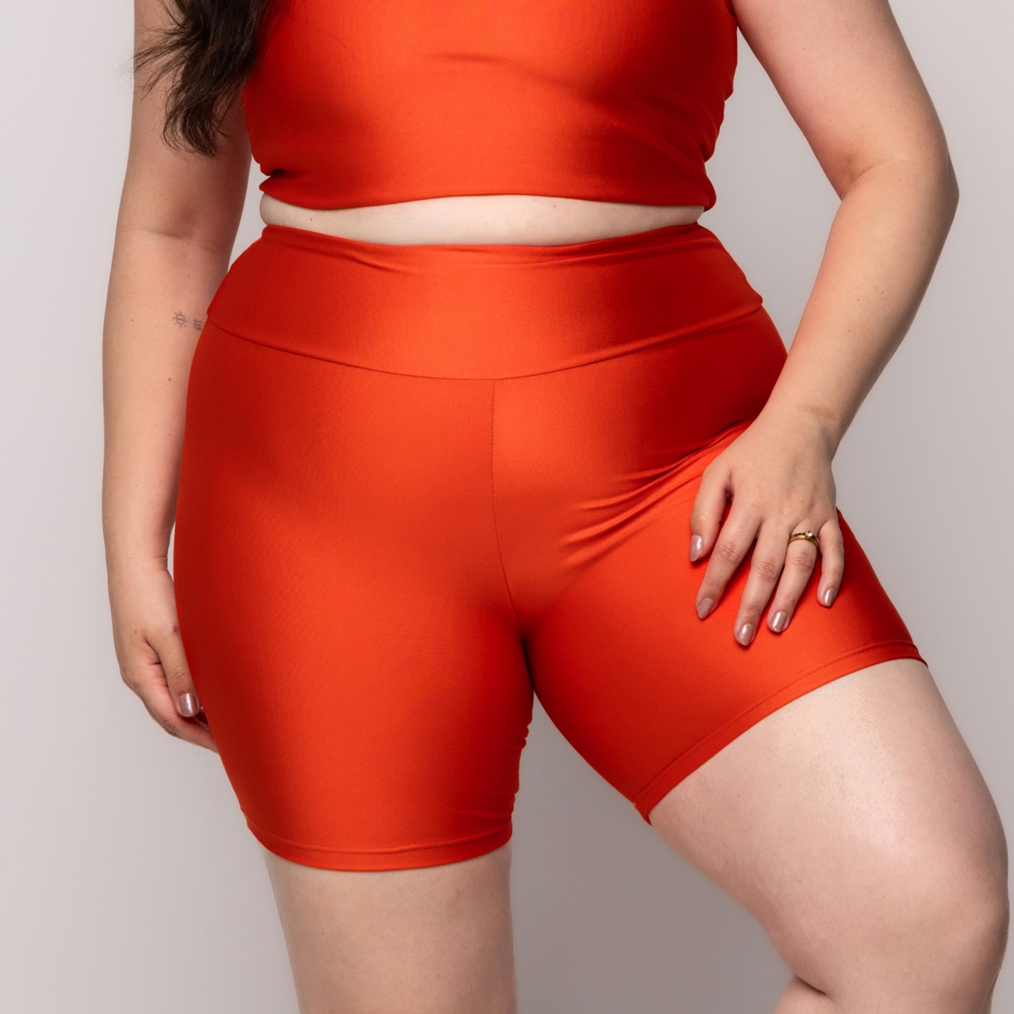 Bermuda Fitness Brilhoso Plus Size