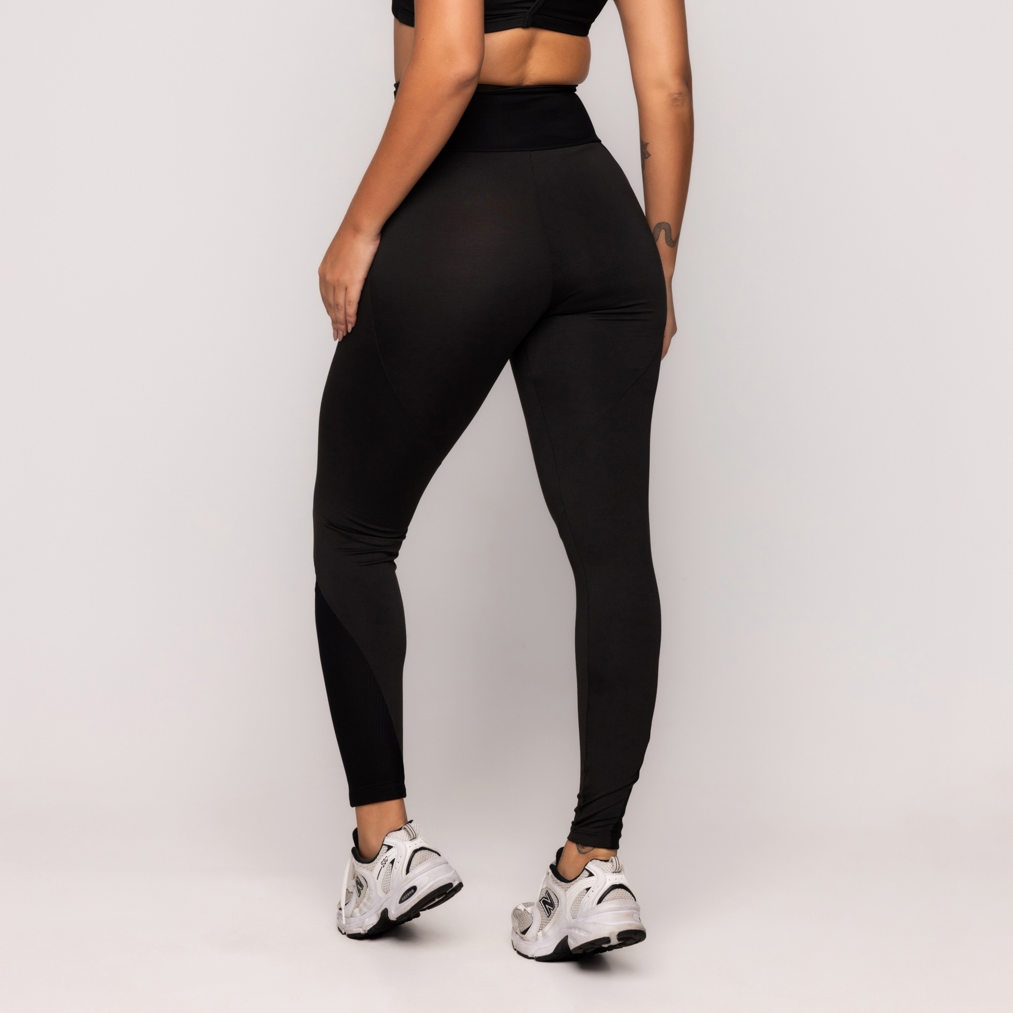 Calça Legging Detalhe em Tule