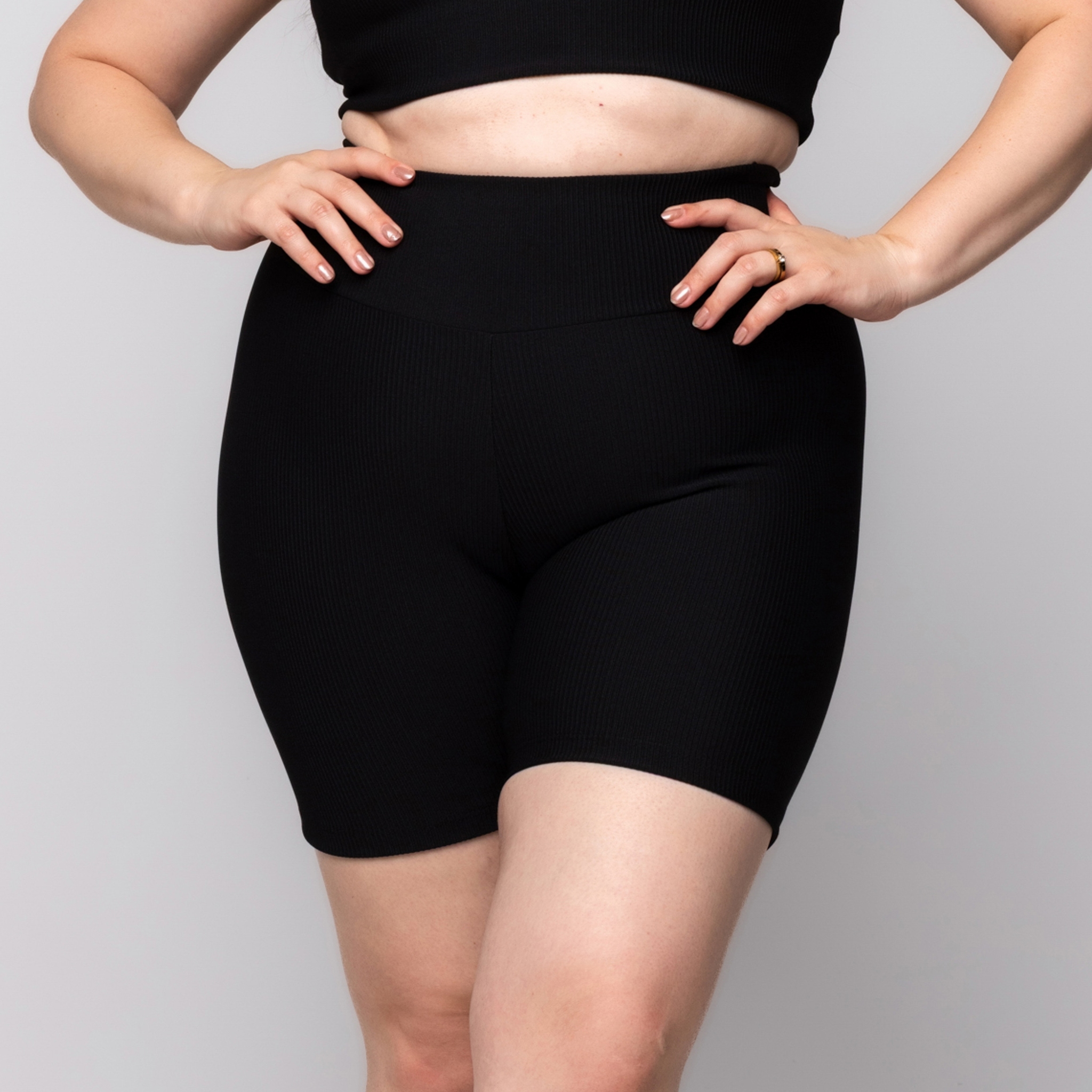 Bermuda Canelada Fitness Plus Size zero transparência - Preto 46 Bermuda Canelada Fitness Plus Size zero transparência - Preto 46