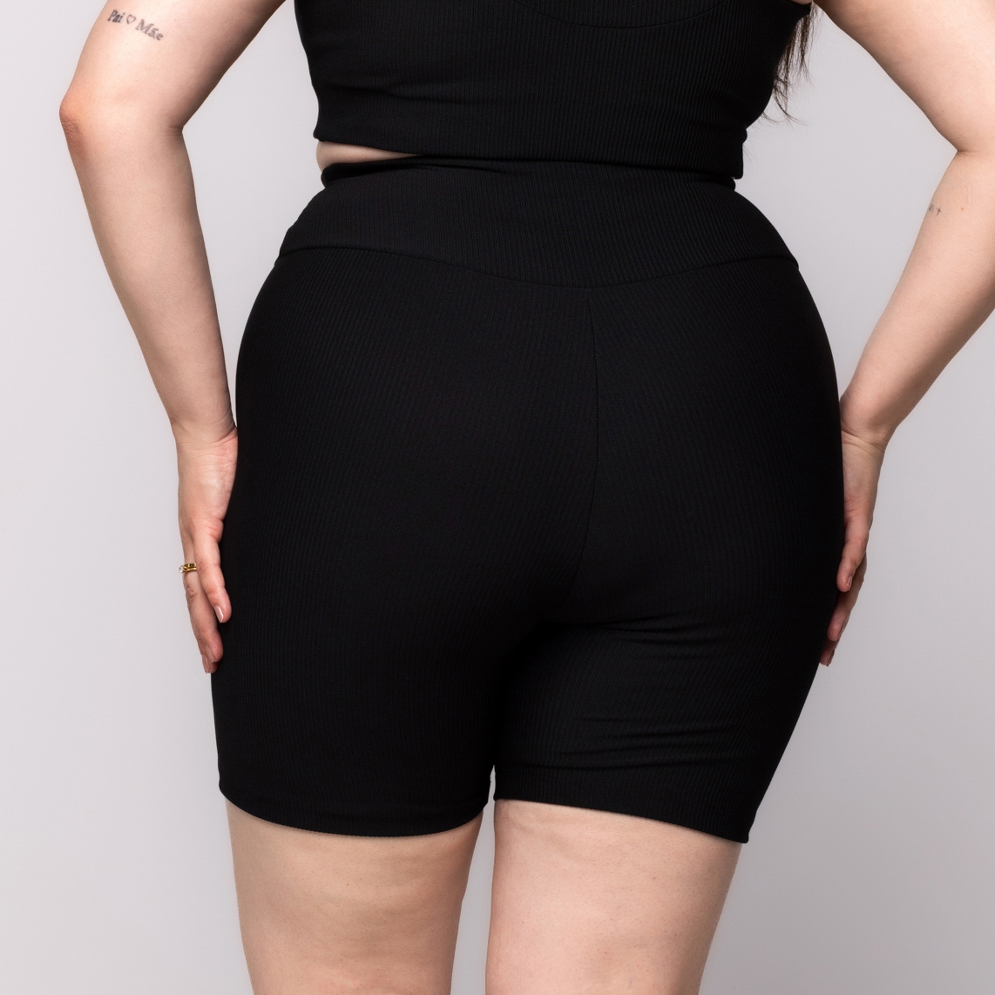 Bermuda Canelada Fitness Plus Size zero transparência