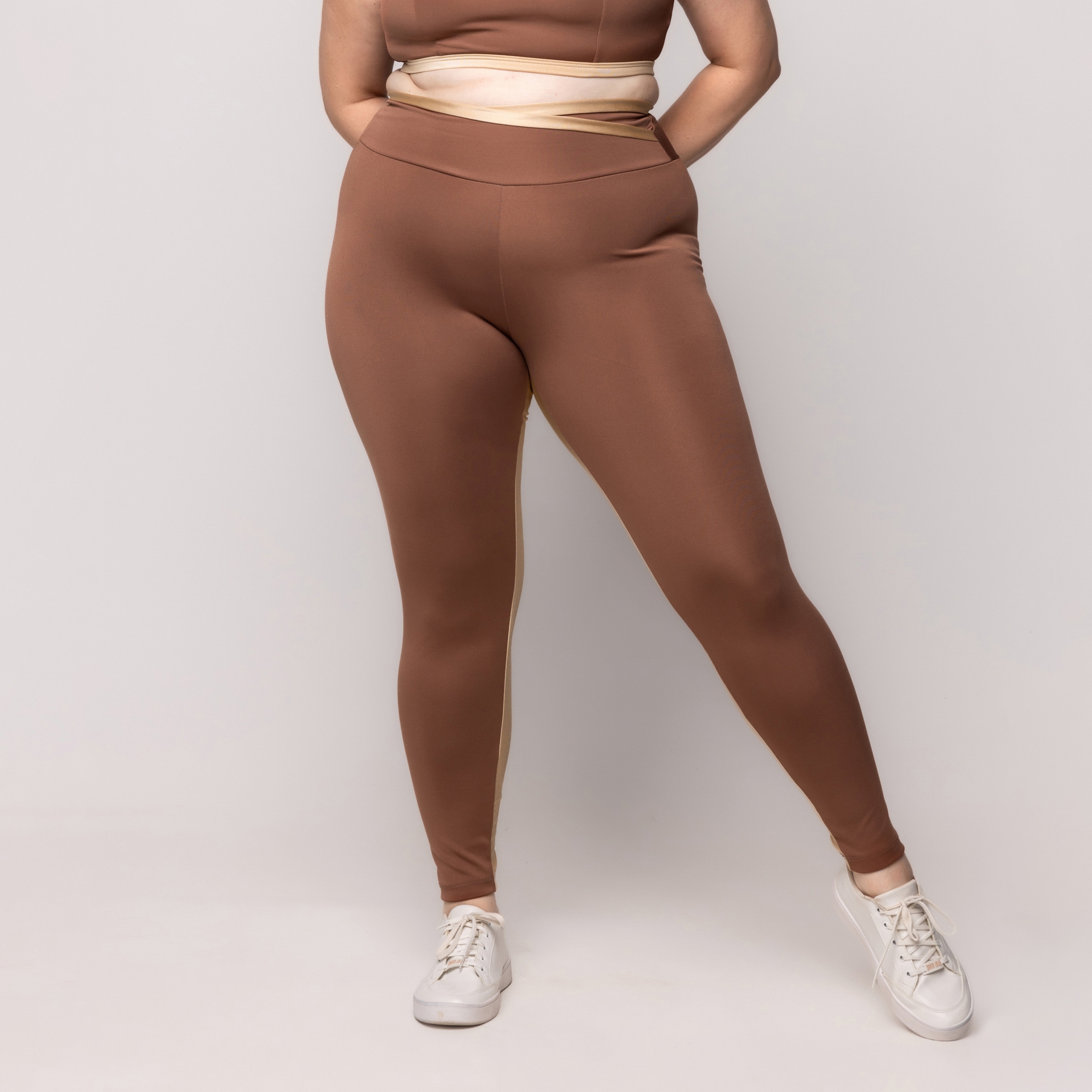 Calça Legging Fitness Plus Size - Marrom 46 Calça Legging Fitness Plus Size - Marrom 46
