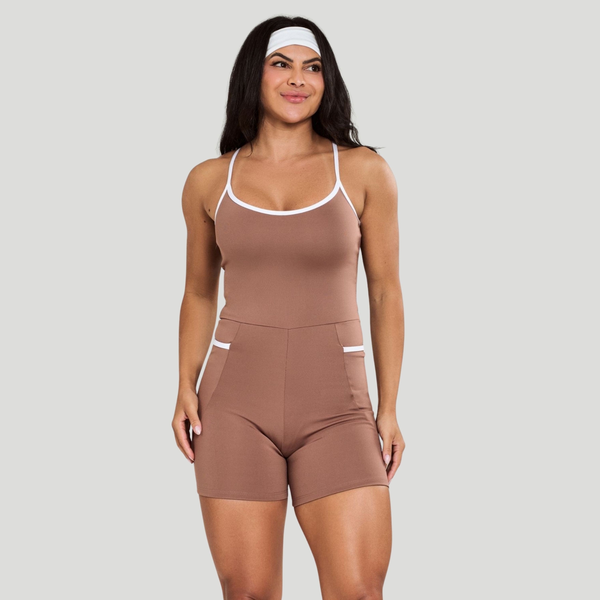 Macaquinho Fitness Com Bolso Feminino - Marrom G Macaquinho Fitness Com Bolso Feminino - Marrom G