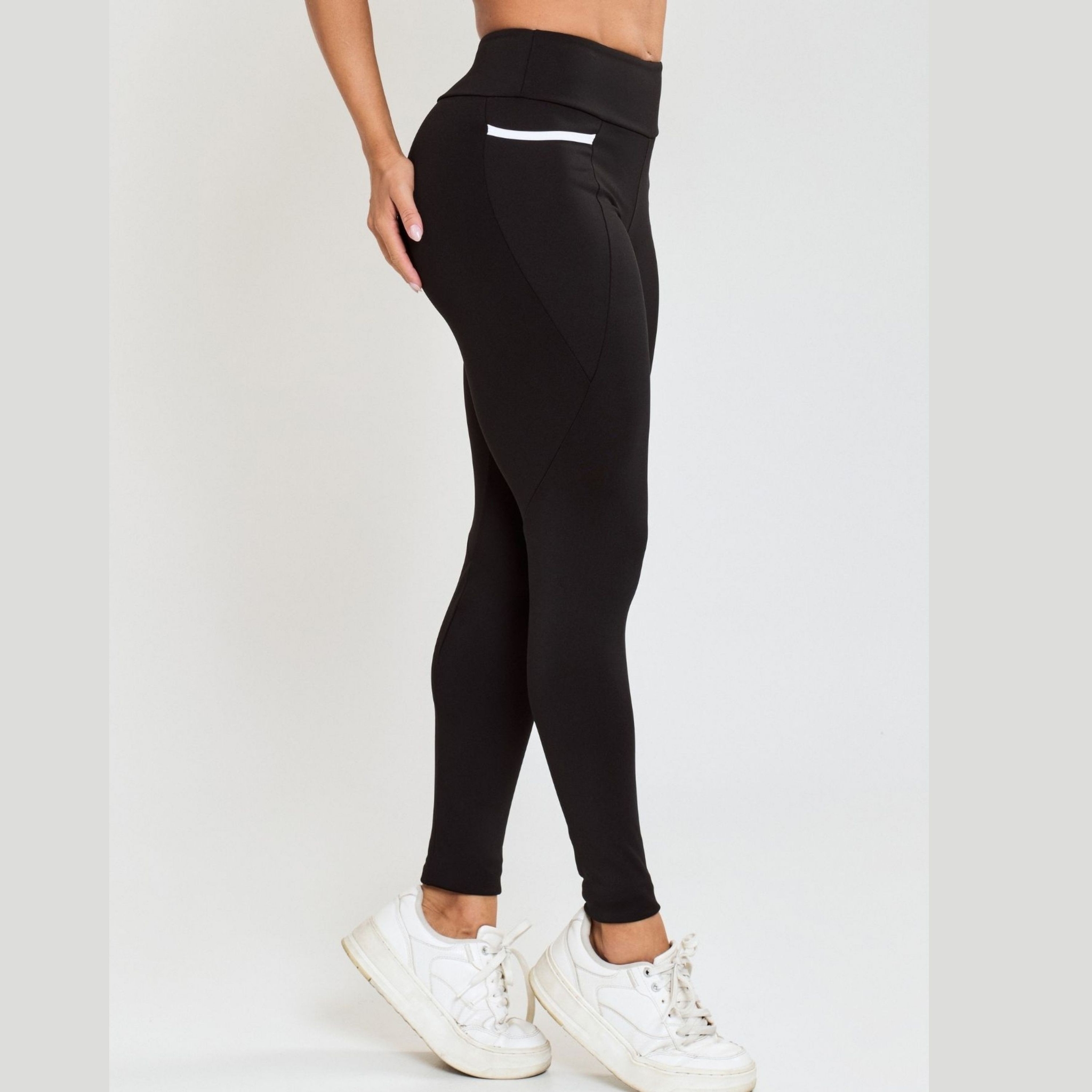 Calça Legging com Bolso Fitness Feminina Zero Transparência - Preto G Calça Legging com Bolso Fitness Feminina Zero Transparência - Preto G