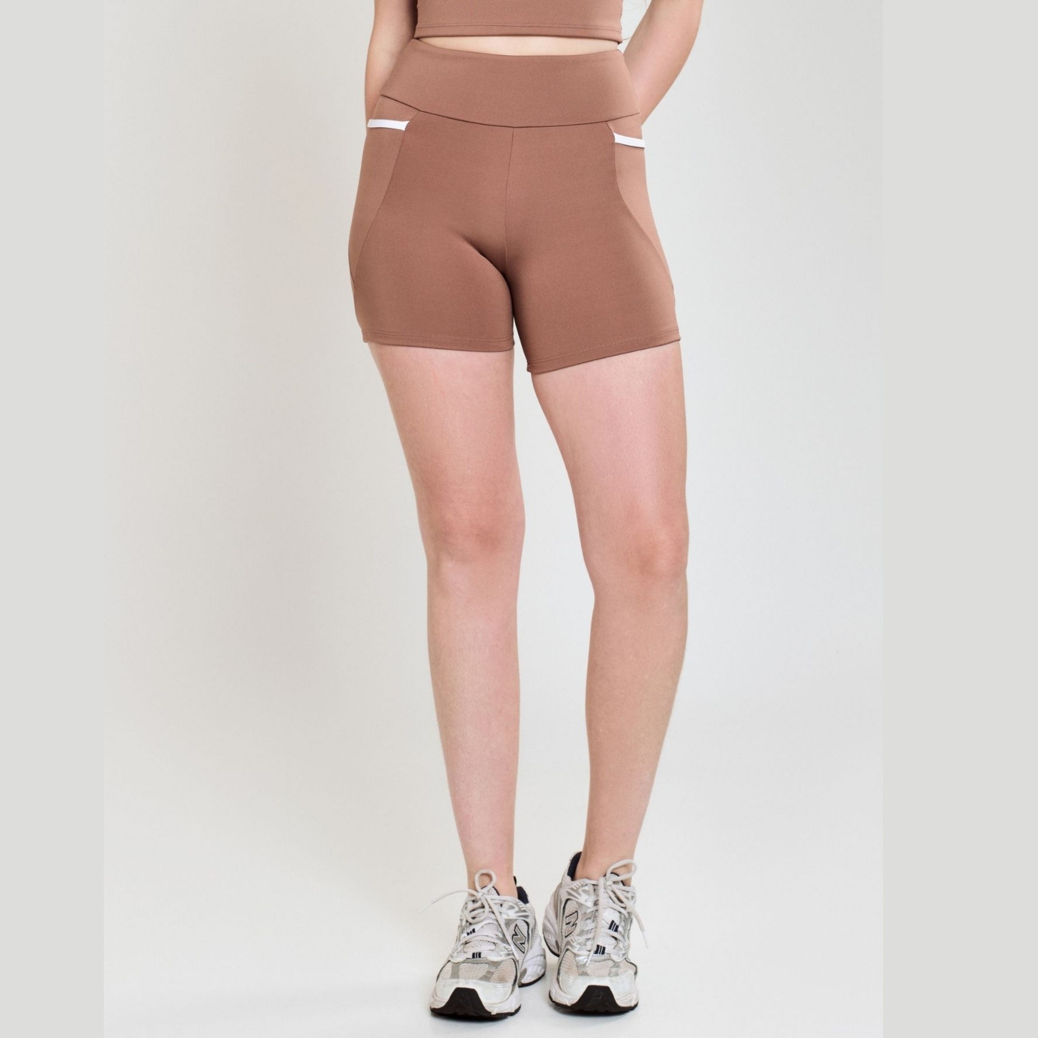 Bermuda com Bolso Fitness Feminina Zero Transparência - Marrom G Bermuda com Bolso Fitness Feminina Zero Transparência - Marrom G