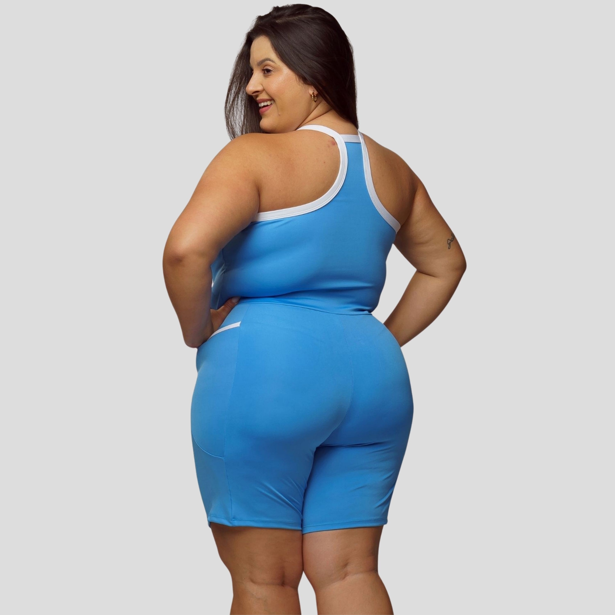 Macaquinho Fitness Com Bolso Plus Size Feminino