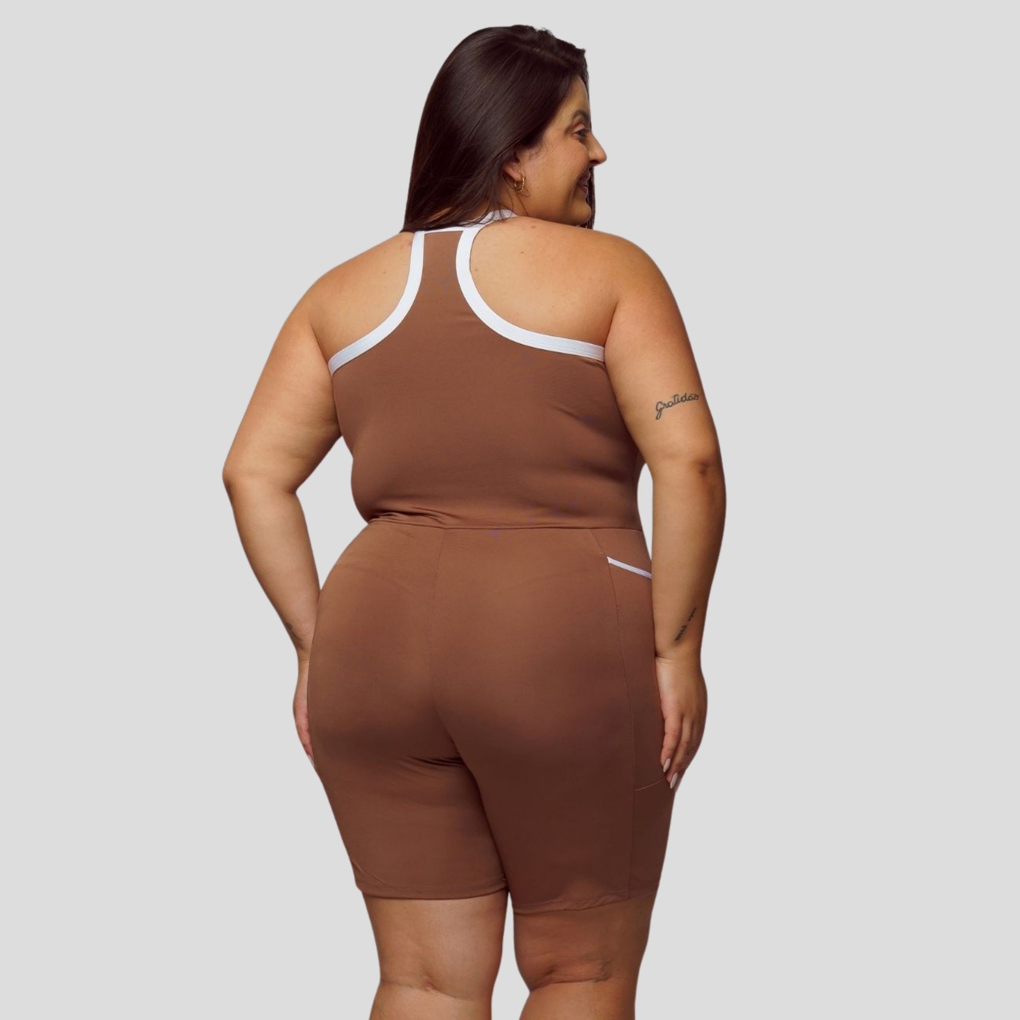 Macaquinho Fitness Com Bolso Plus Size Feminino