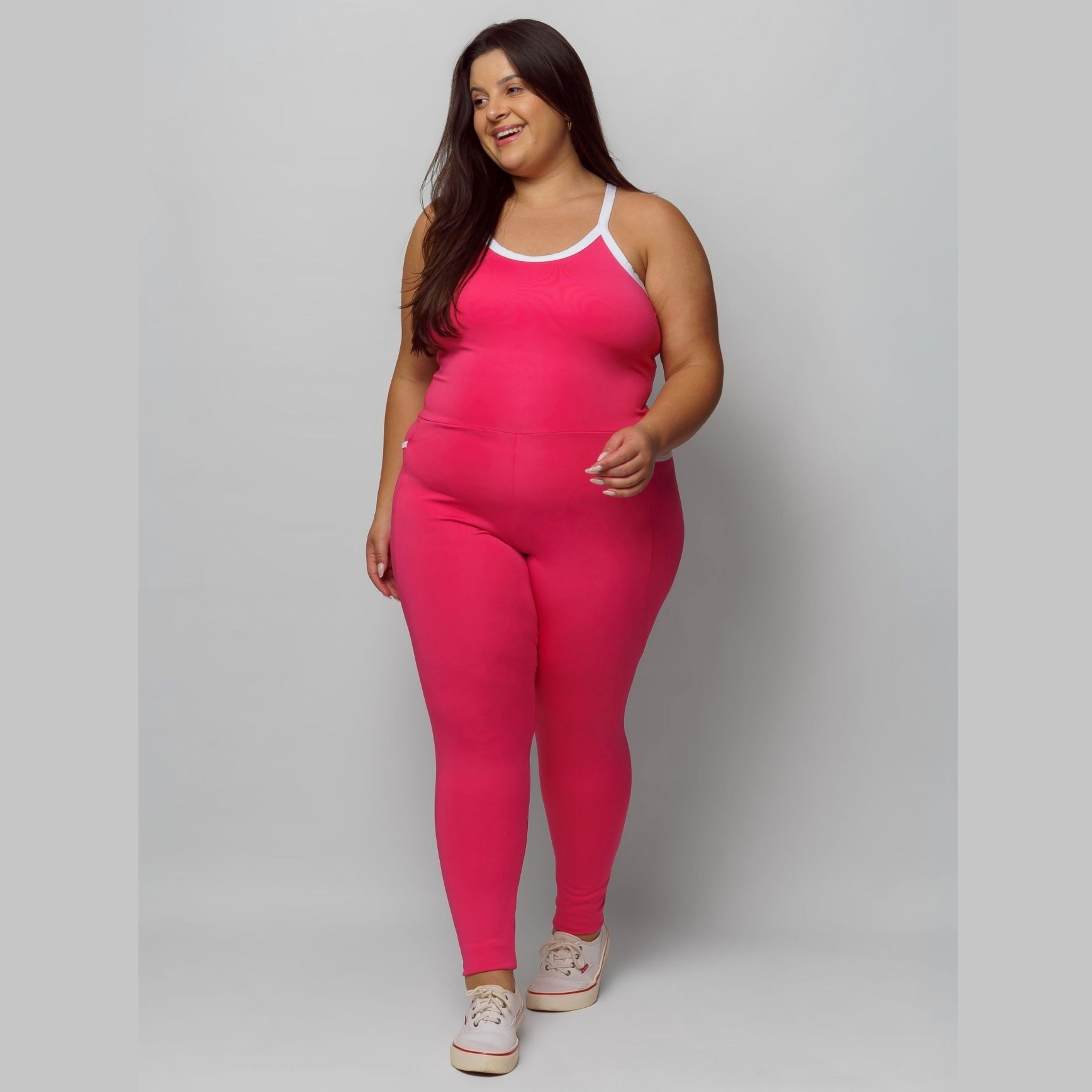 Macacão Fitness Com Bolso Plus Size Feminino Zero Transparência - Rosa 46 Macacão Fitness Com Bolso Plus Size Feminino Zero Transparência - Rosa 46