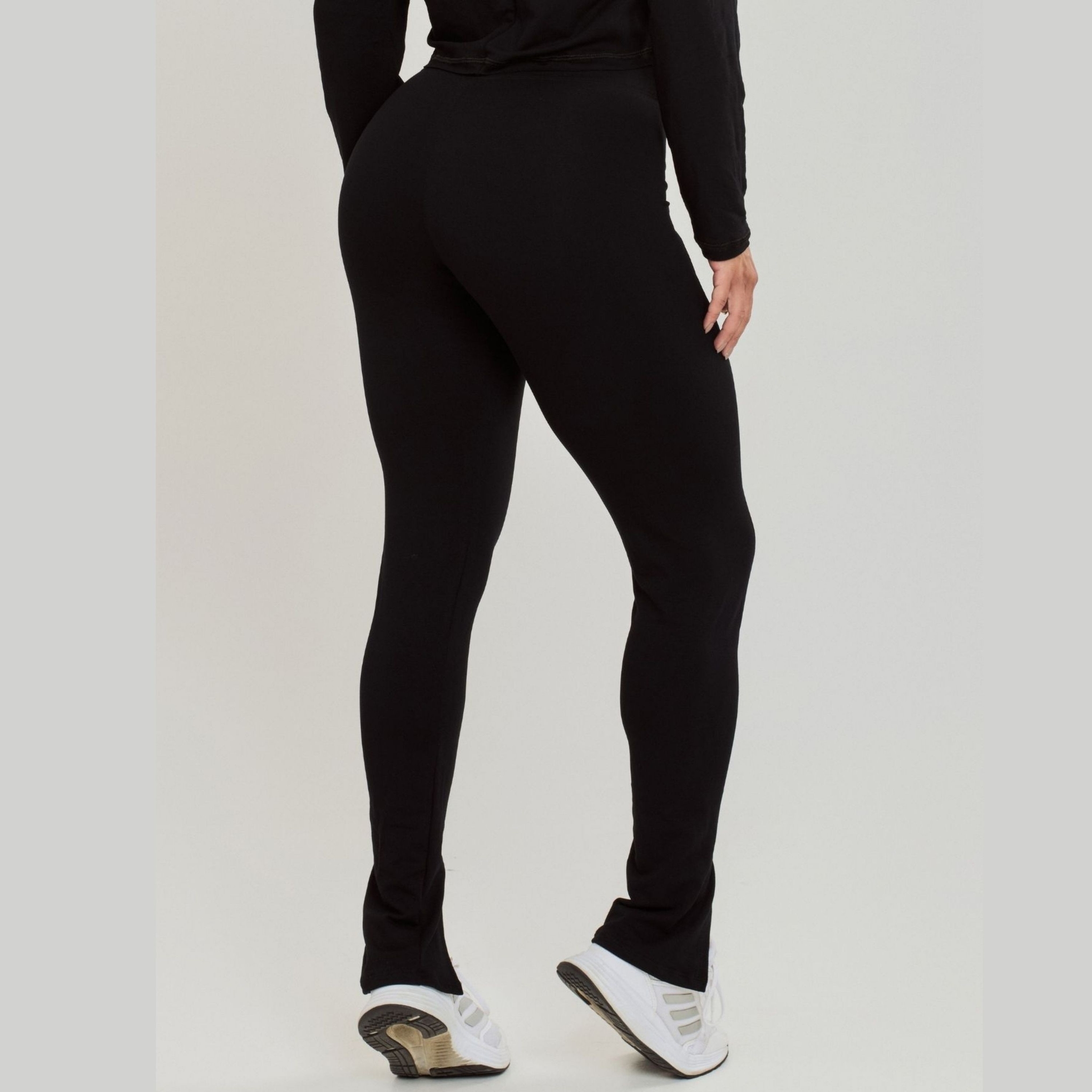 Calça Legging com Abertura na Barra Feminina