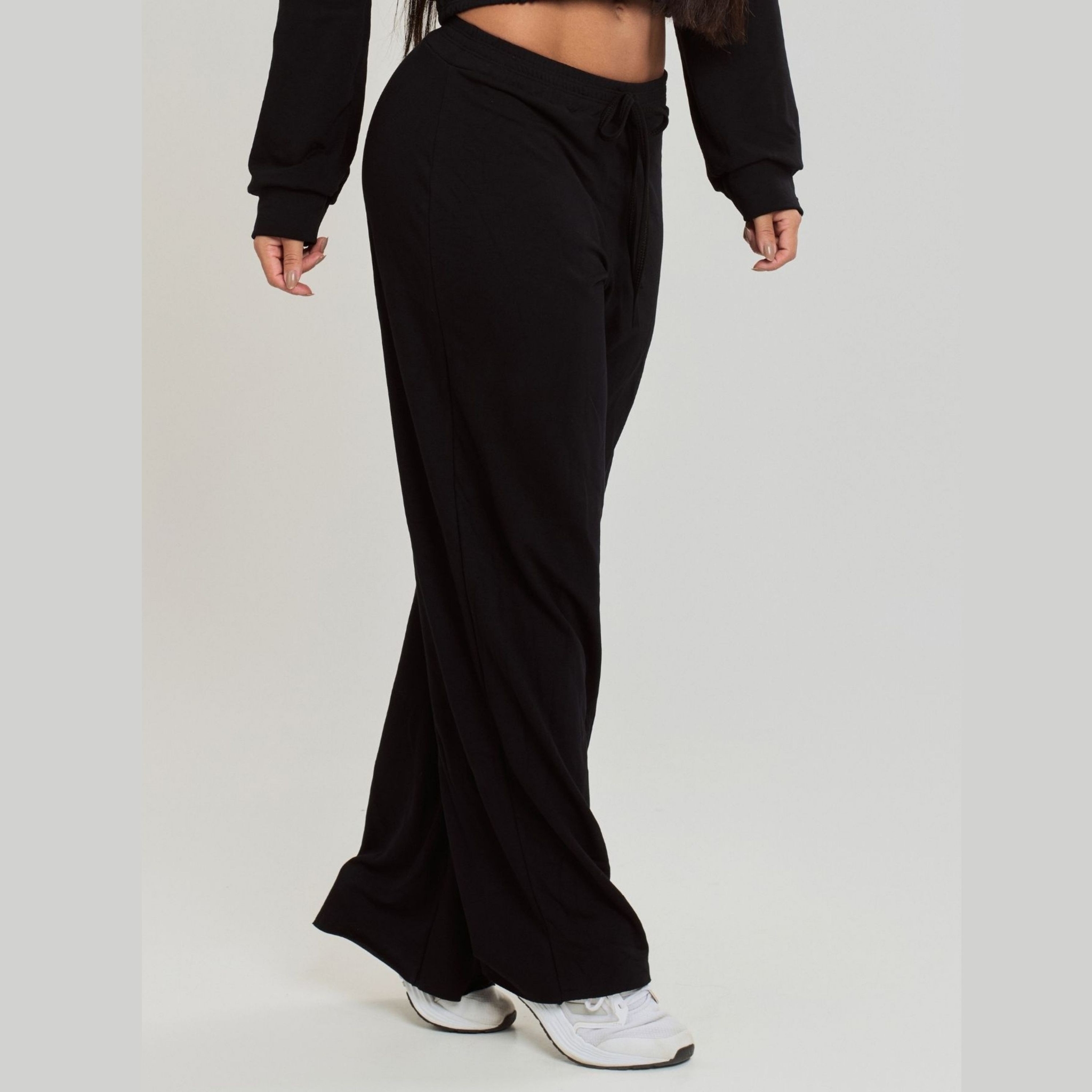 Calça Reta em Moletinho Feminina - Preto G Calça Reta em Moletinho Feminina - Preto G
