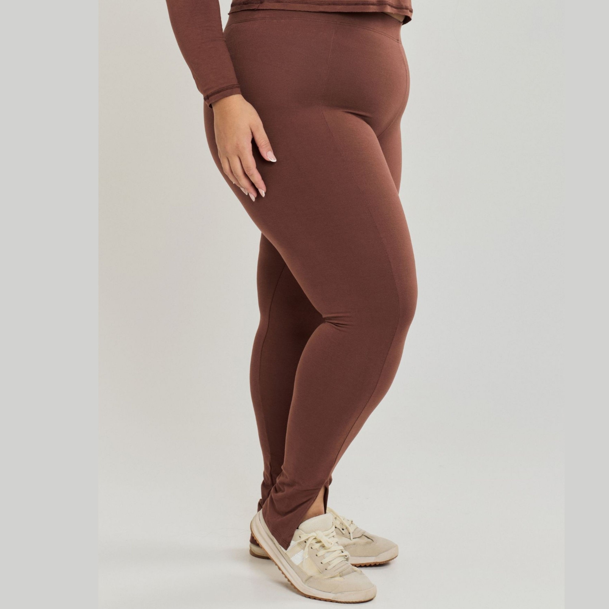 Calça Legging com Abertura na Barra Feminina Plus Size
