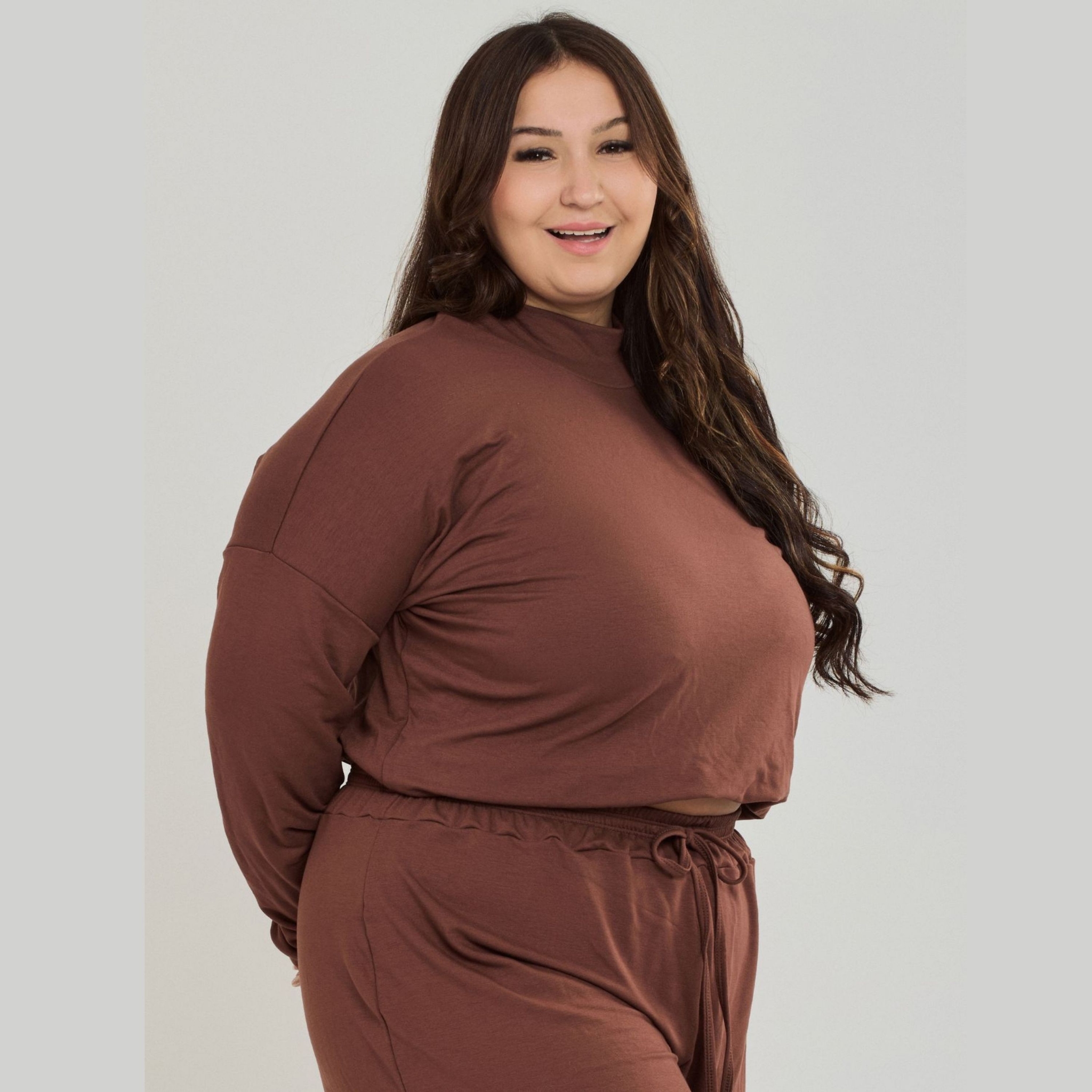 Casaco Plus Size de Gola Alta Feminina