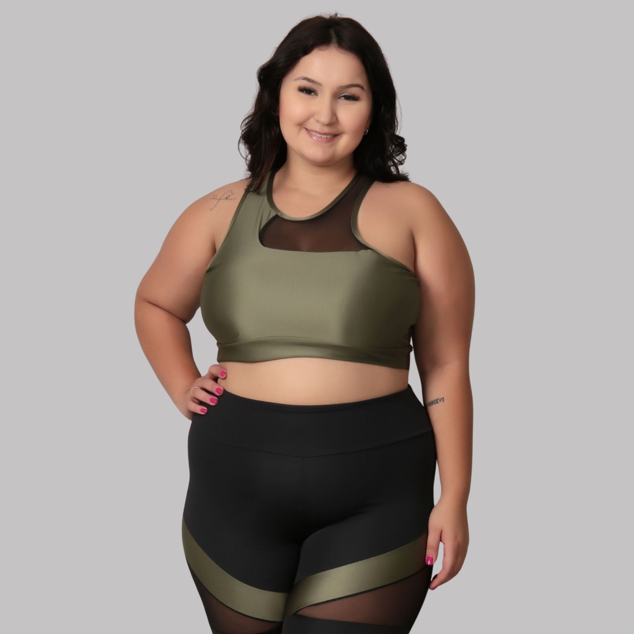 Top Detalhe em Tule Plus size - Verde 46 Top Detalhe em Tule Plus size - Verde 46