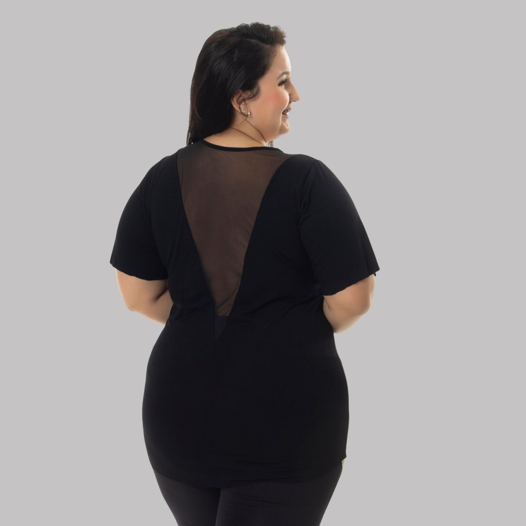 Blusa Detalhe em Tule Plus Size - Preto 46 Blusa Detalhe em Tule Plus Size - Preto 46
