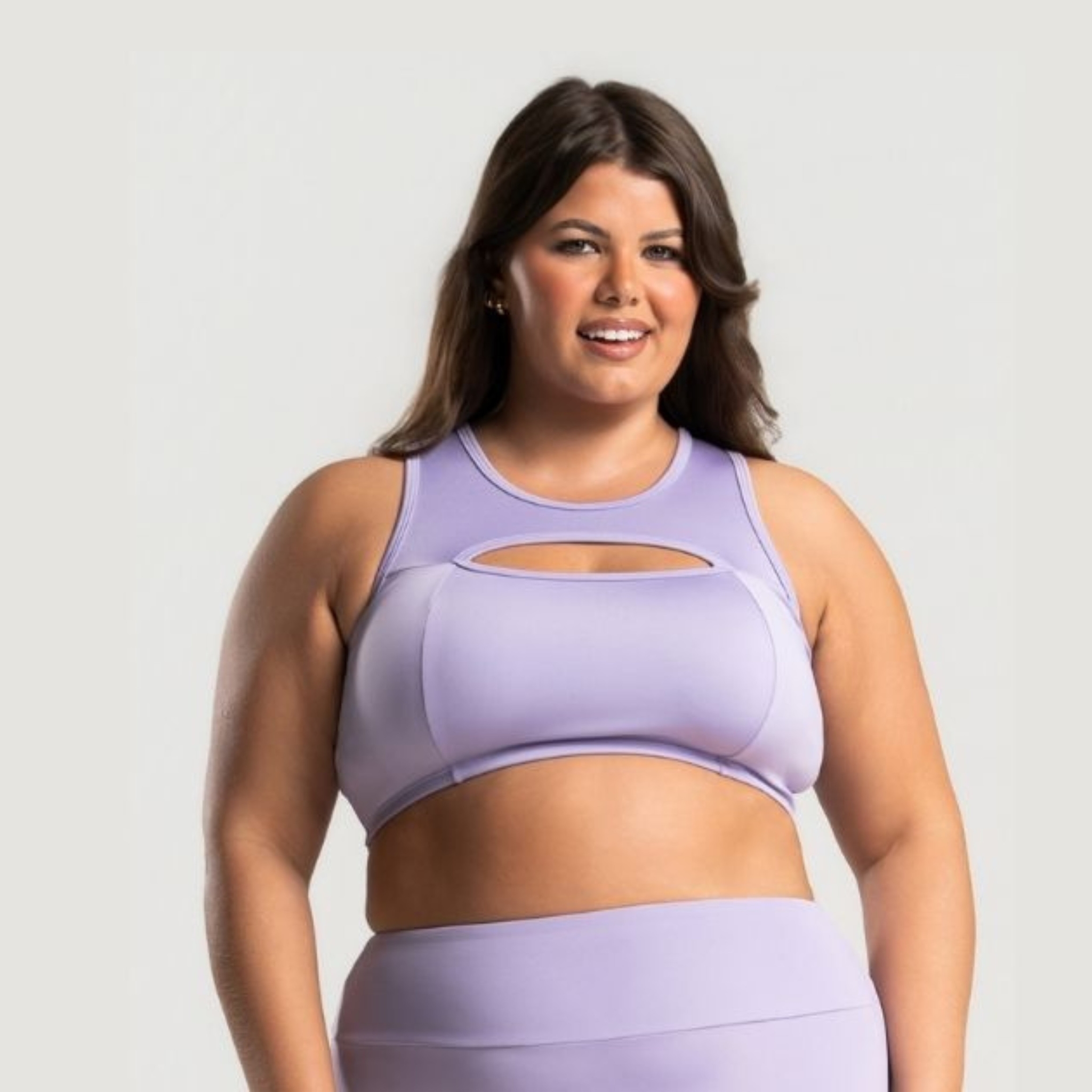 Top Fitness Cropped Plus Size com Recorte Frontal - Lilás 46 Top Fitness Cropped Plus Size com Recorte Frontal - Lilás 46