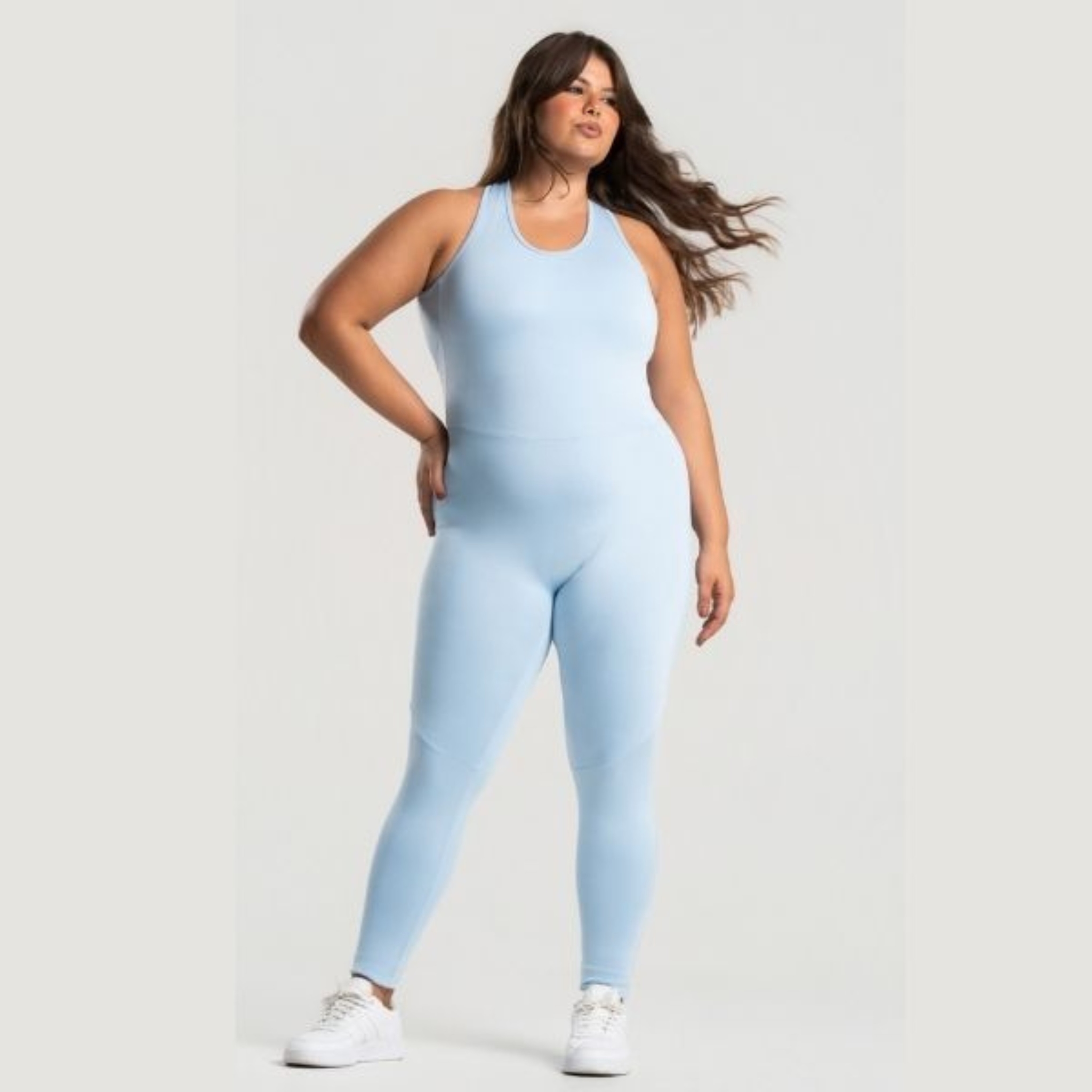 Macacão Fitness Plus Size Empina Bumbum - Azul Bebê 46 Macacão Fitness Plus Size Empina Bumbum - Azul Bebê 46