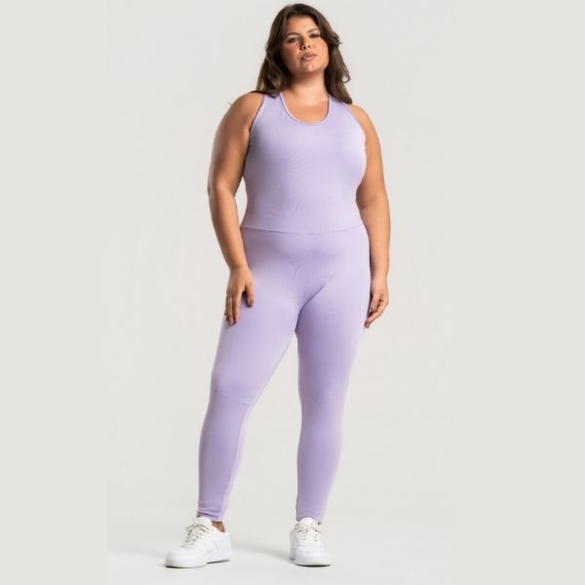 Macacão Fitness Plus Size Empina Bumbum - Lilás 46 Macacão Fitness Plus Size Empina Bumbum - Lilás 46