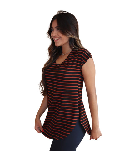 Blusa Listrada Barra Arredondada Tapa BumBum Fitness