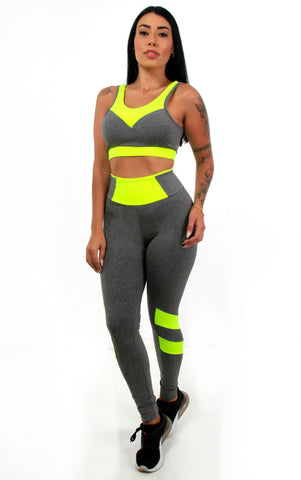 Conjunto fitness com detalhe em recortes (top+calça) (7581995466903)
